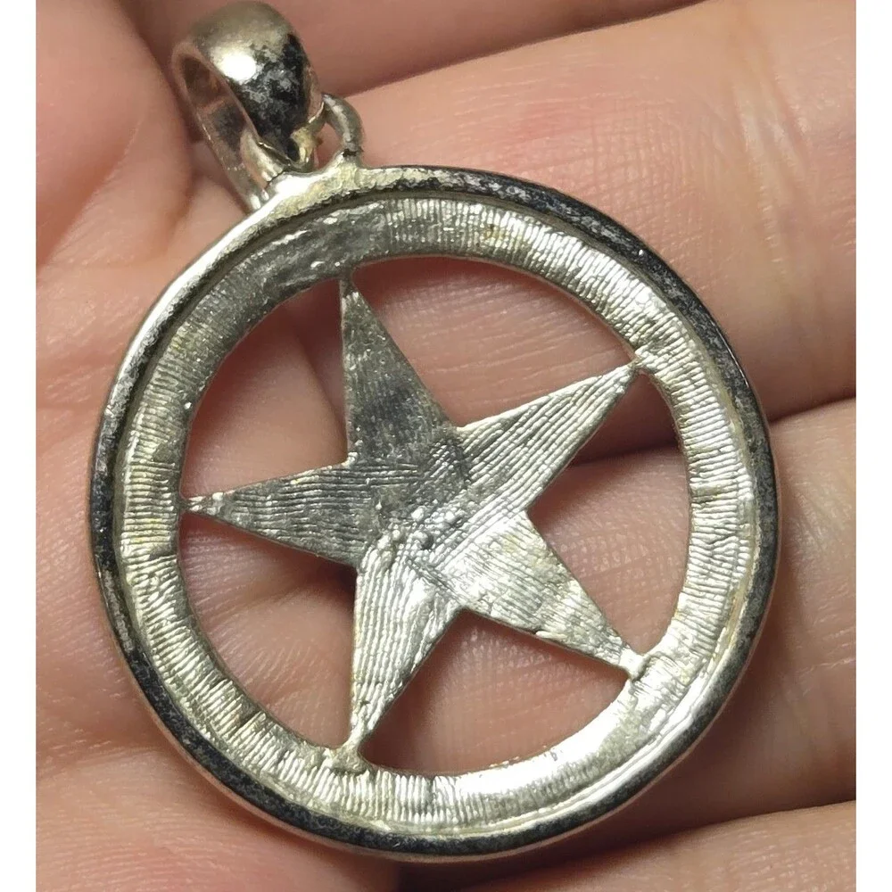 Pendant Costume L14